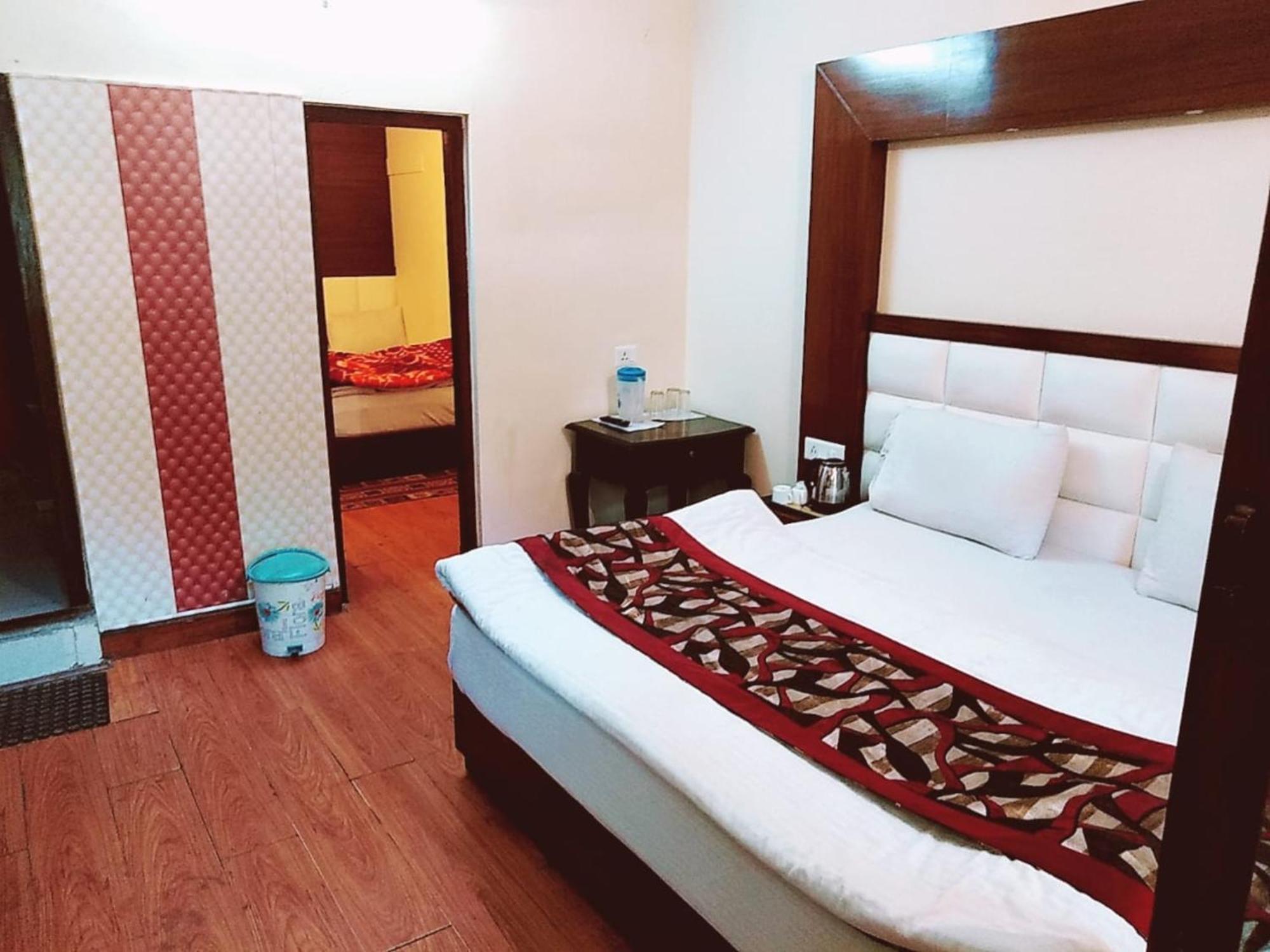 Goroomgo Moon Nainital Near Naini Lake - Parking & Lift Facilities -Hygiene And Spacious Room - Best Seller Dış mekan fotoğraf