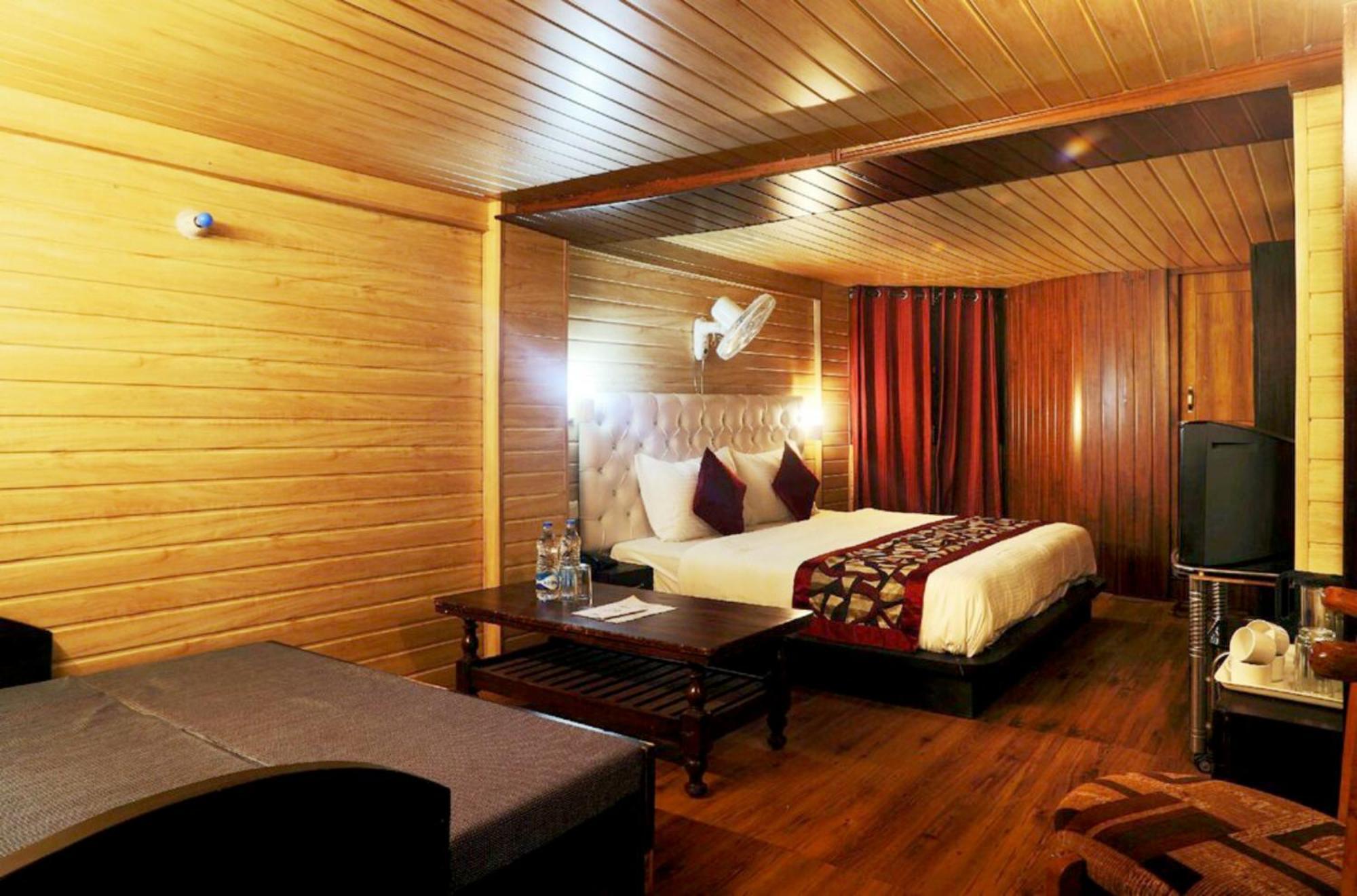 Goroomgo Moon Nainital Near Naini Lake - Parking & Lift Facilities -Hygiene And Spacious Room - Best Seller Dış mekan fotoğraf