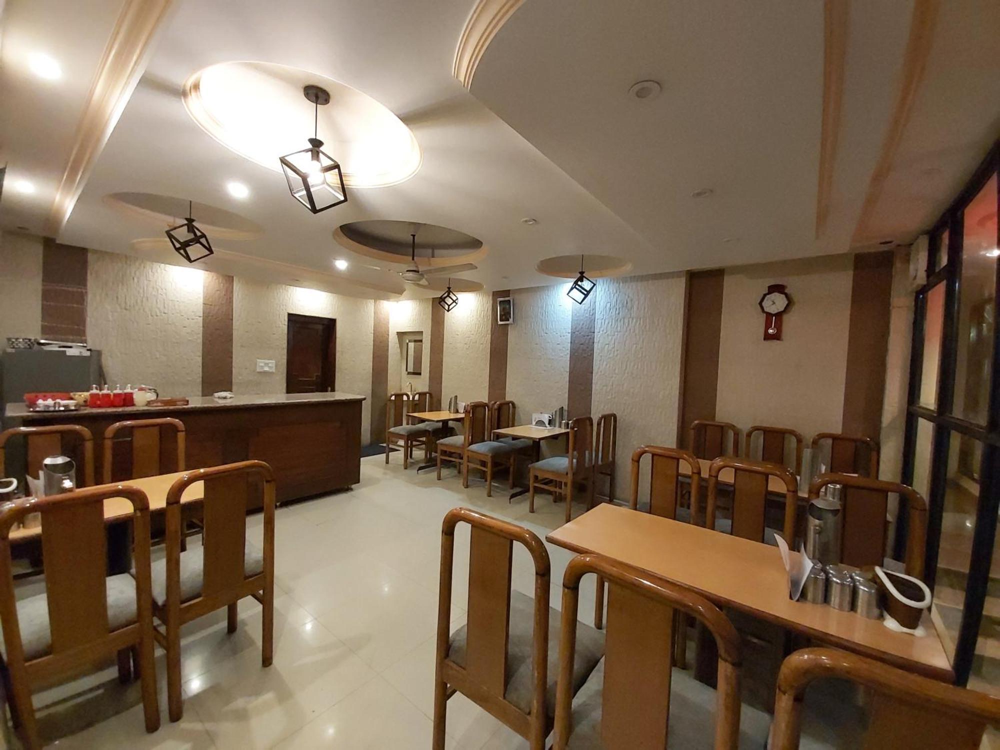 Goroomgo Moon Nainital Near Naini Lake - Parking & Lift Facilities -Hygiene And Spacious Room - Best Seller Dış mekan fotoğraf