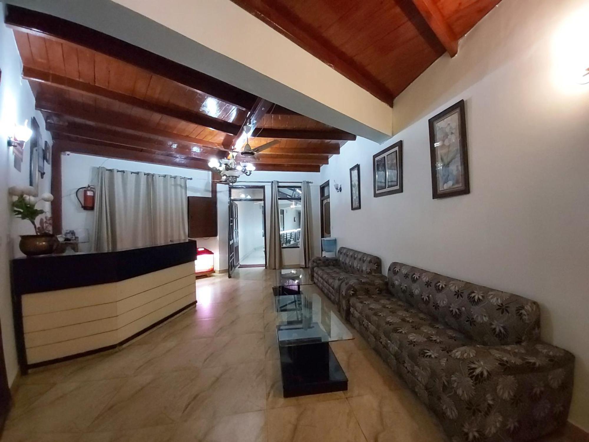 Goroomgo Moon Nainital Near Naini Lake - Parking & Lift Facilities -Hygiene And Spacious Room - Best Seller Dış mekan fotoğraf