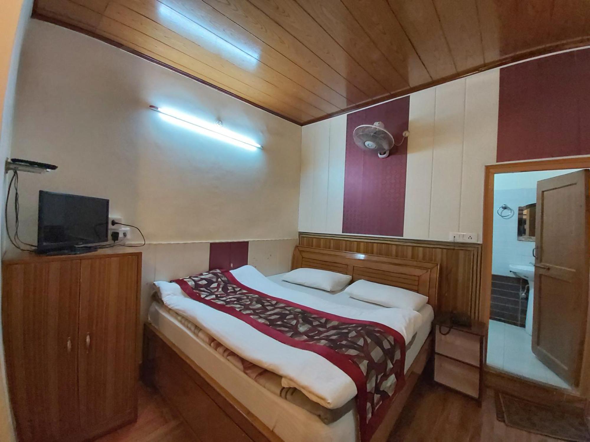 Goroomgo Moon Nainital Near Naini Lake - Parking & Lift Facilities -Hygiene And Spacious Room - Best Seller Dış mekan fotoğraf