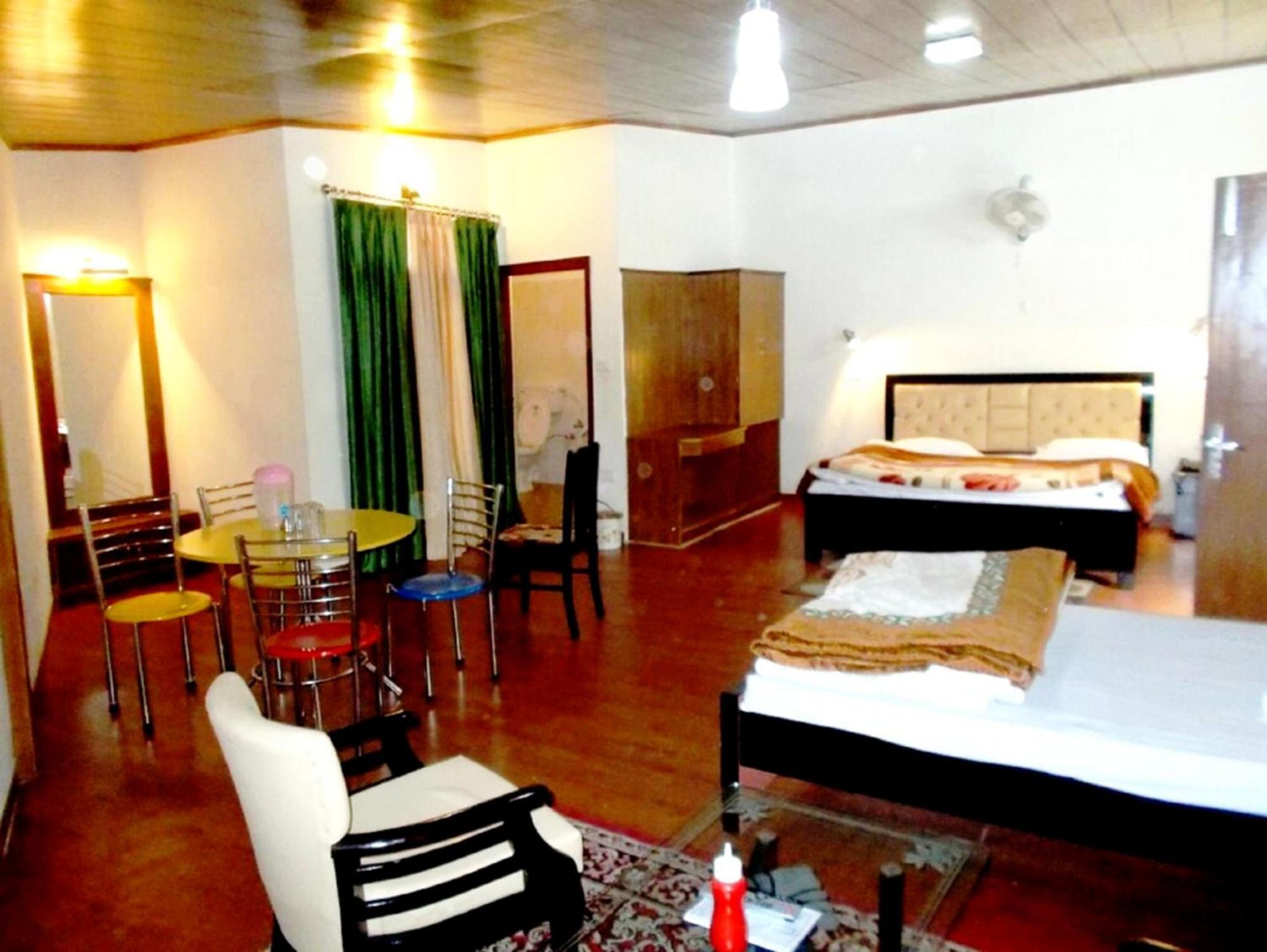 Goroomgo Moon Nainital Near Naini Lake - Parking & Lift Facilities -Hygiene And Spacious Room - Best Seller Dış mekan fotoğraf