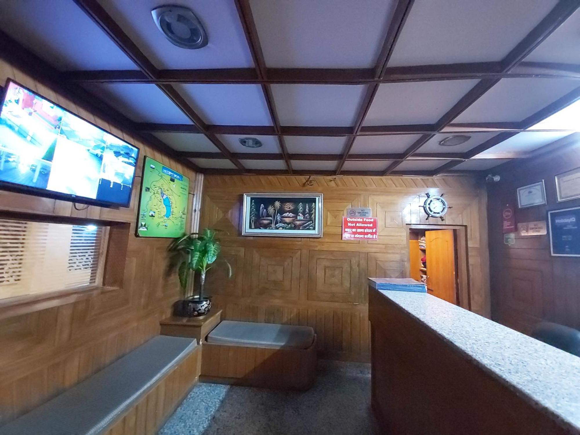 Goroomgo Moon Nainital Near Naini Lake - Parking & Lift Facilities -Hygiene And Spacious Room - Best Seller Dış mekan fotoğraf