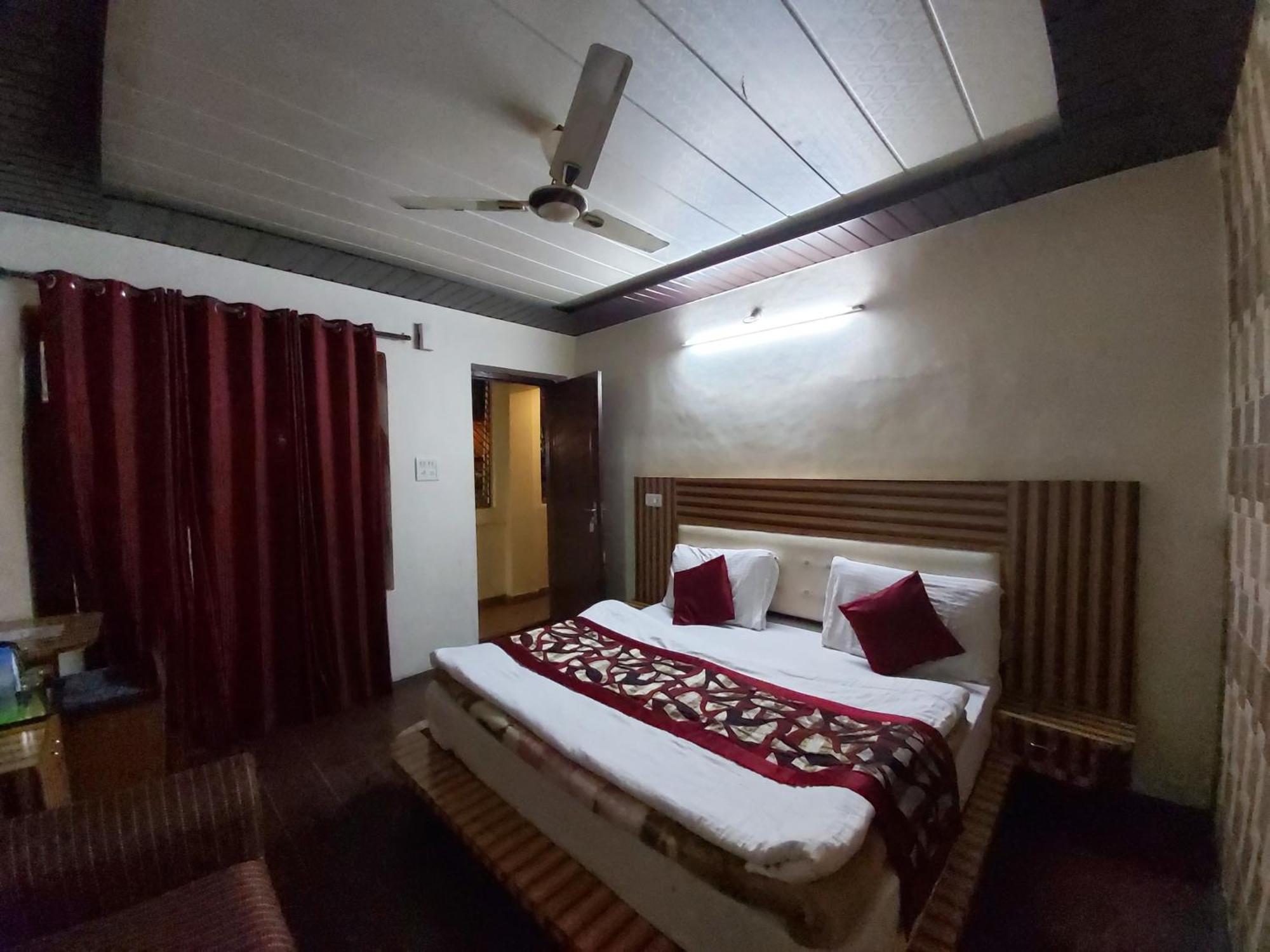 Goroomgo Moon Nainital Near Naini Lake - Parking & Lift Facilities -Hygiene And Spacious Room - Best Seller Dış mekan fotoğraf